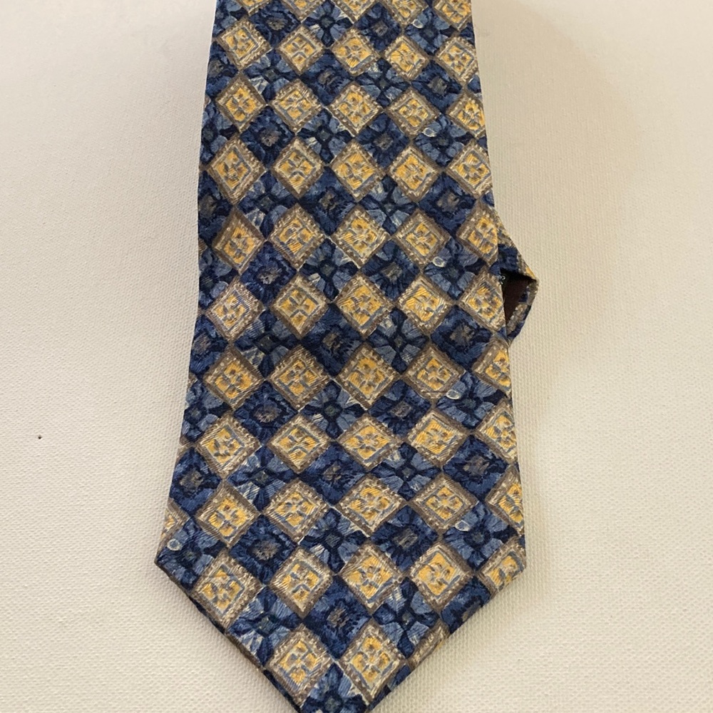 Geoffrey Beene Blue and Gold Patterned silk tie